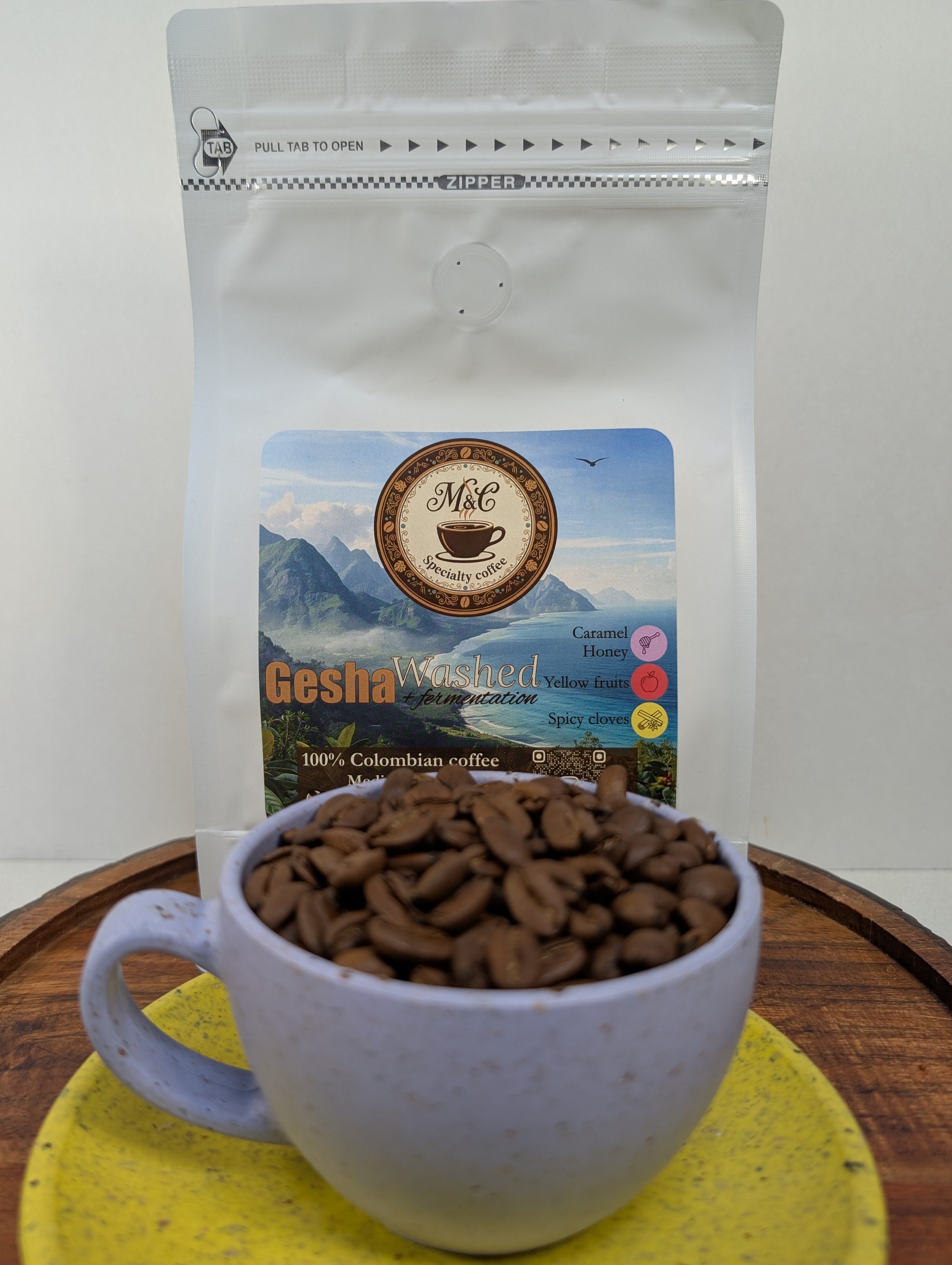 100% Colombian coffee | Gesha - washed + fermentation process | Whole bean | 12oz